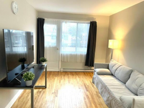 Warm apartment near subway